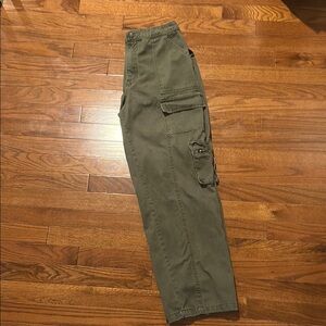 Juniors/Women Olive Cargo Pants✌🏻